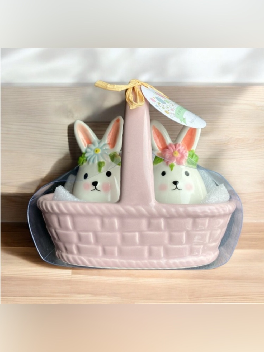 NEW Potter's Studio Ceramic Easter Bunny Salt and Pepper Shakers Basket Spring